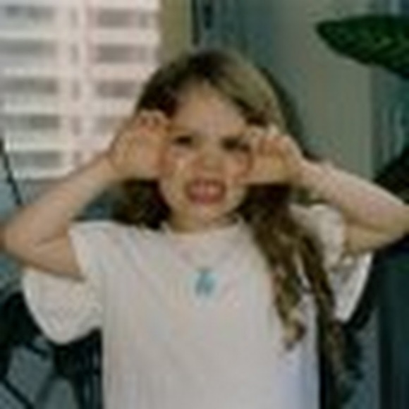 Meet your Posher, Camila - Picture 1 of 1